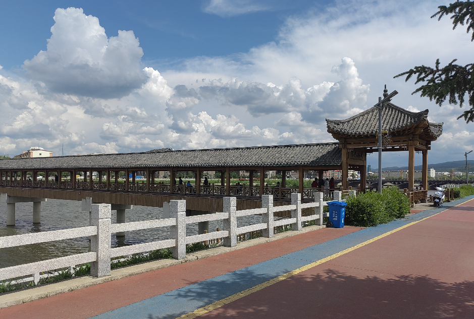 龙井统筹“三水”治理让市民推窗见绿开门见景(图1)